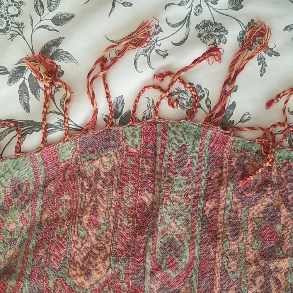 Sacred Threads scarf - Picture 2 of 4